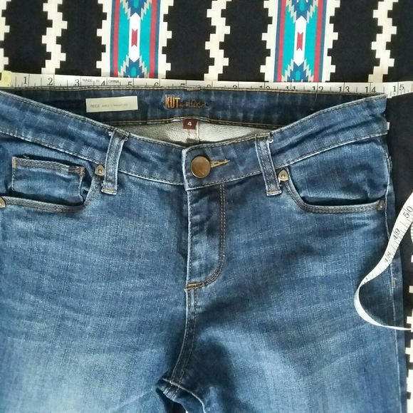 Kut from the Kloth Reese Angle Straight Leg Size 4 - Picture 5 of 7